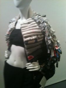 Giubbino di T-shirt ed etichette