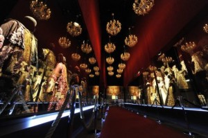 2Costumer le pouvoir, opéra et cinéma-locandina “Costumer le pouvoir, opéra et cinéma”- CNCS