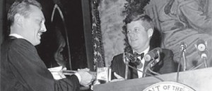 J. Lejeune premiato da J.Kennedy