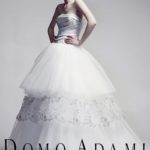 Domo Adami abito con ricami in platino
