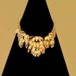 Collier foglie in metallo dorato, Napier anni 50