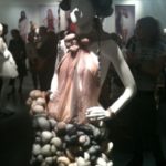 Abito di collant imbottiti di cotone e annodati