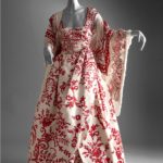 Primavera/Estate 1998 Abito da sera color avorio dipinto a mano © Museo  Virtuale Valentino Garavani 