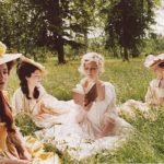 Marie Antoinette con le sue dame a Le Hameau