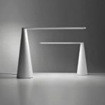Elica, lampada da tavolo a LED di Brian Sironi per Martinelli Luce XXII Compasso d'oro