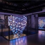 "La magia della luce accende le forme dell'acqua"