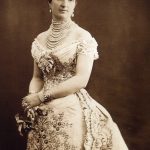 La Regina Margherita di Savoia indossa le perle