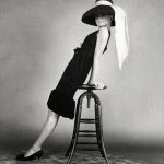 Audrey Hepburn in Givenchy little dress black, Colazione da Tiffany 1961