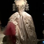 Marie Antoinette. I costumi di una regina da Oscar" ab