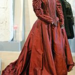 Anna Anni, abito rosso per Valentina Cortese - Maria Stuarda, ultimo atto.