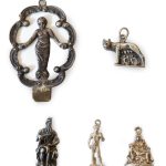Pendenti charms in argento e modelli di pendenti charms in metallo per fusione, prima metà del Novecento, Archivio Fratelli Peruzzi